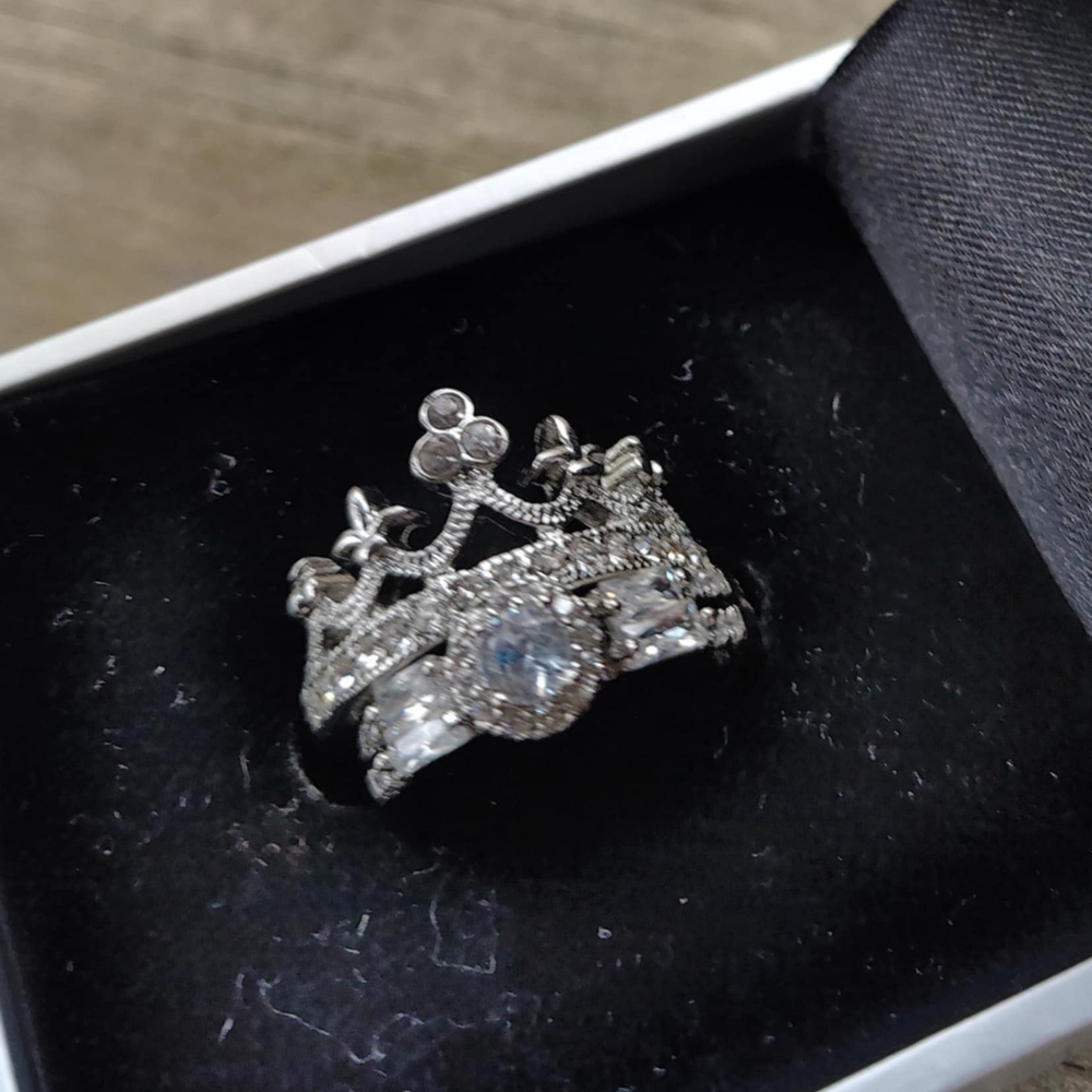 Elegant Silver Crown Ring